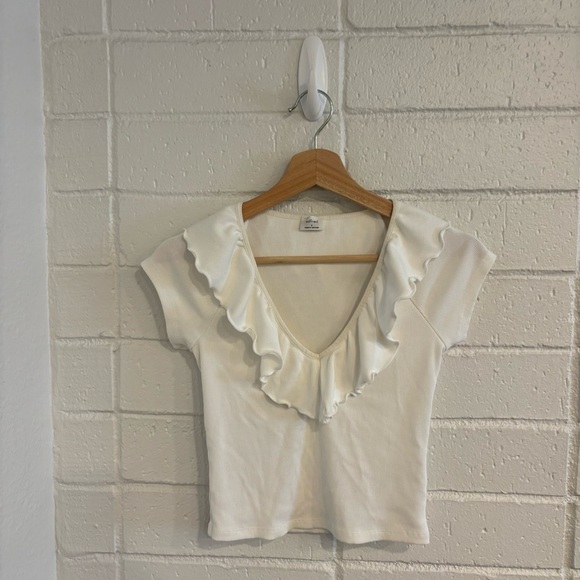 Aritzia Wilfred Danette Ruffle Cropped Ribbed T-Shirt - Picture 1 of 4